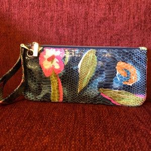 Hobo wristlet clutch